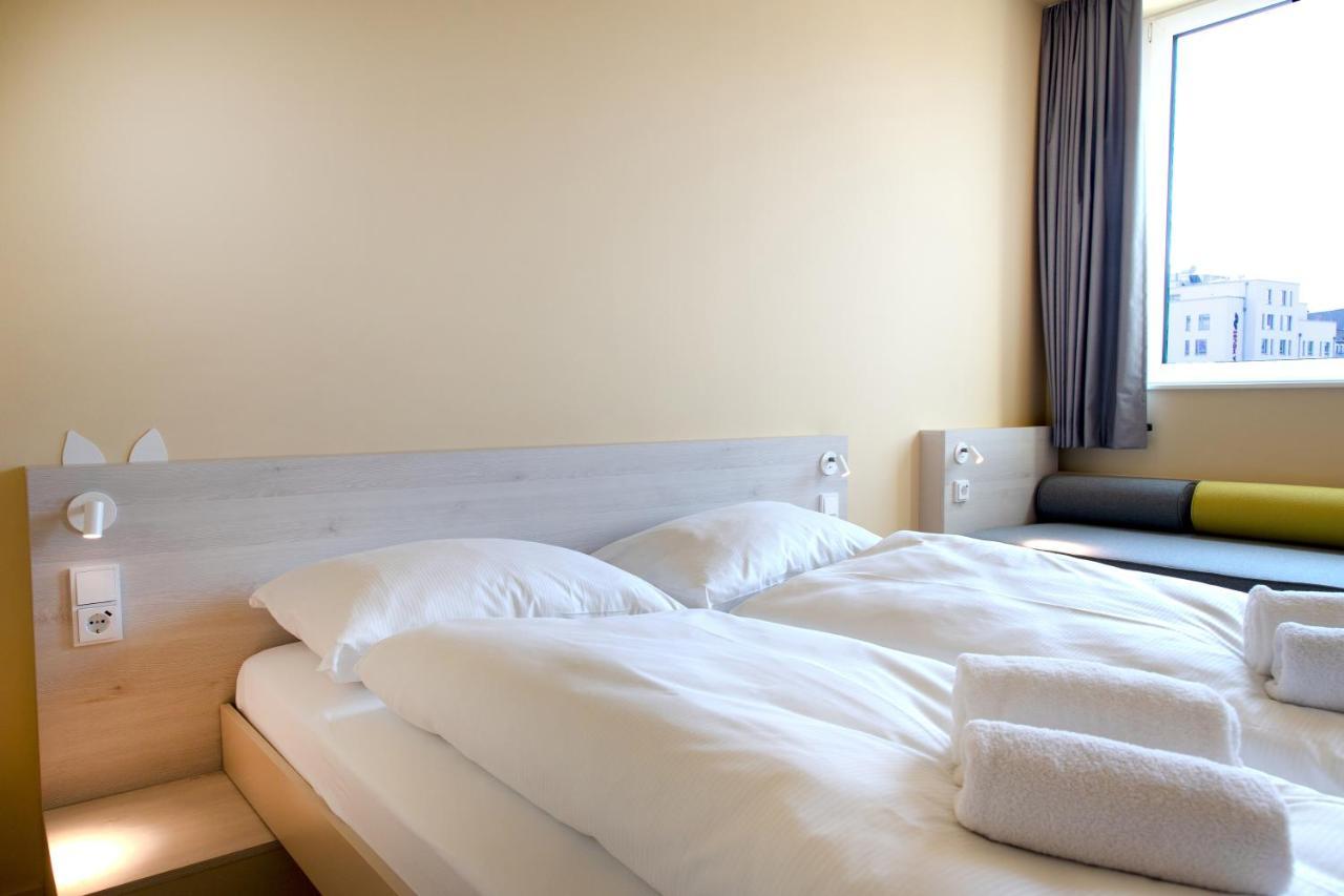 Meininger Hotel Bremen Hauptbahnhof Экстерьер фото